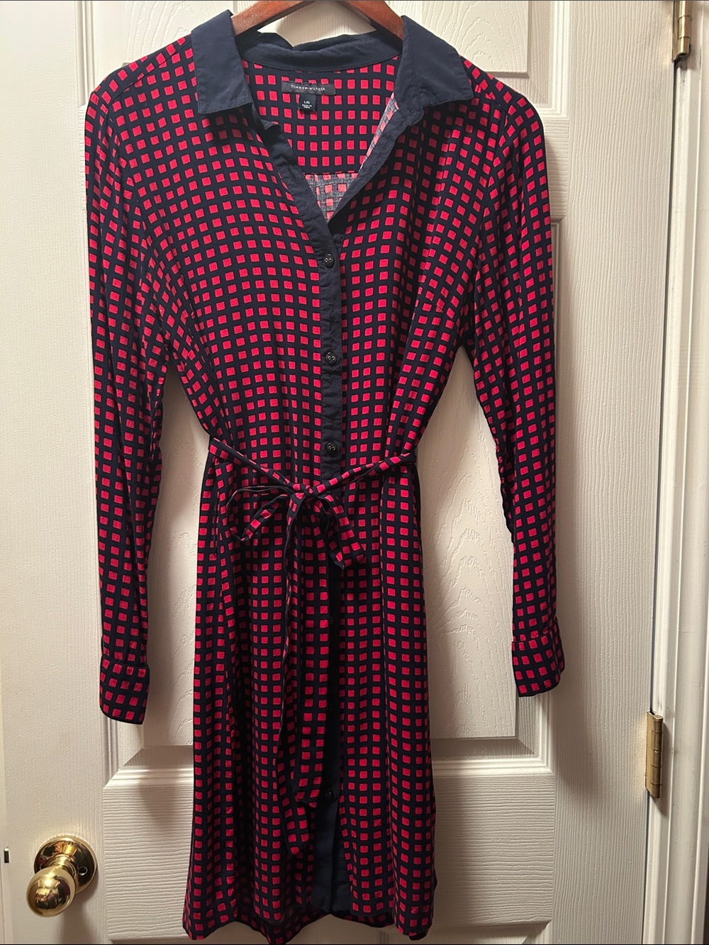 Tommy Hilfiger Button-Front Shirt Dress with Tie Waist in Black and Red Large